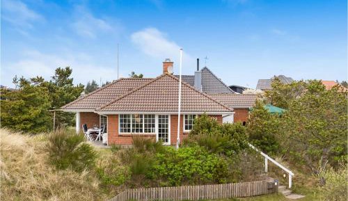 Three-Bedroom Holiday Home 