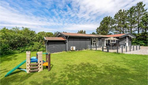 Three-Bedroom Holiday Home 