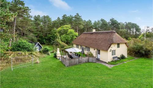 Three-Bedroom Holiday Home 
