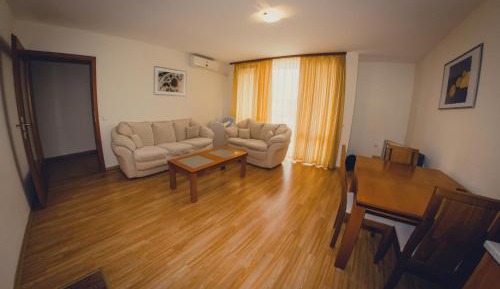 One-Bedroom Apartment with Balcony