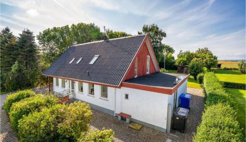 Eight-Bedroom Holiday Home