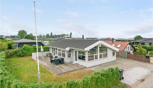 Three-Bedroom Holiday Home 