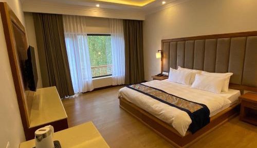 Junior Suite with Balcony