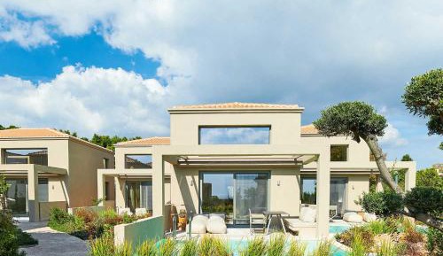 Villa with Garden View