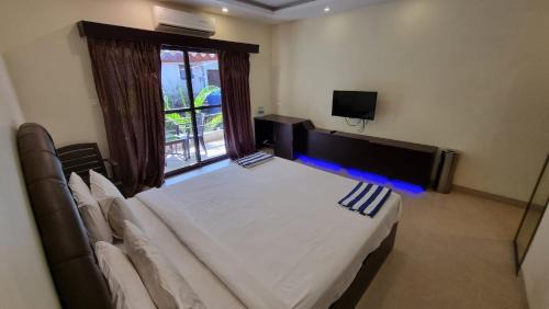 Superior Deluxe Double or Twin Room 