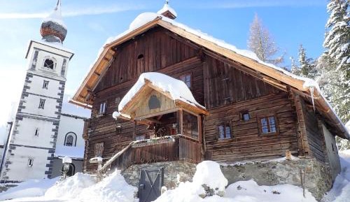 Five-Bedroom Holiday Home