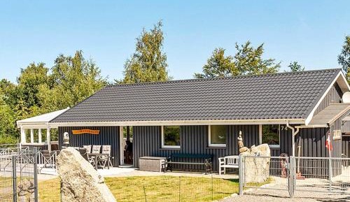 Three-Bedroom Holiday Home 