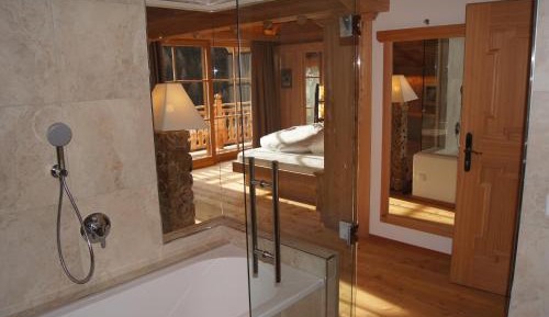 Deluxe Suite with Balcony