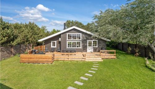 Three-Bedroom Holiday Home 
