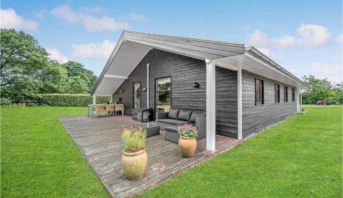 Three-Bedroom Holiday Home 