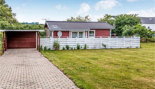 Three-Bedroom Holiday Home 