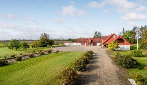 Three-Bedroom Vacation Home 