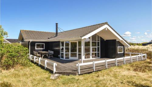Three-Bedroom Holiday Home 