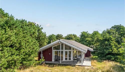 Three-Bedroom Holiday Home 