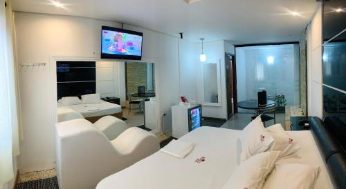 King Suite with Spa Bath and Sauna