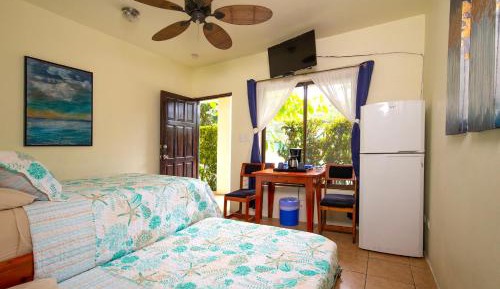 Deluxe Double Room (2 Adults + 1 Child)