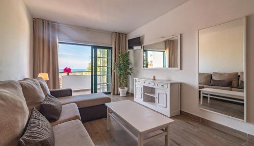 Superior One-Bedroom Apartment (1 - 3 Adults)