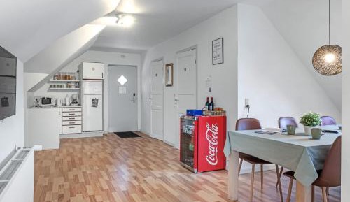 Single Room with Shared Bathroom