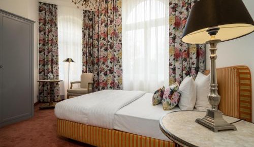 Deluxe Single Room