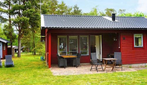 One-Bedroom Holiday Home