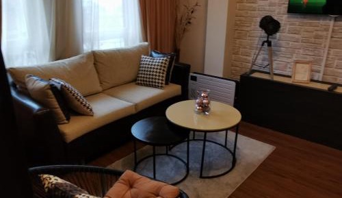 Deluxe Studio