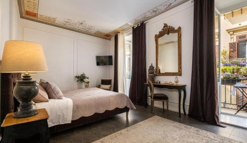 Superior Deluxe Double Room with City View