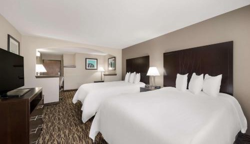 Queen Room with Two Queen Beds with Sofa Bed
