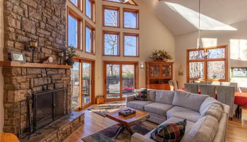 Three-Bedroom Holiday Home 