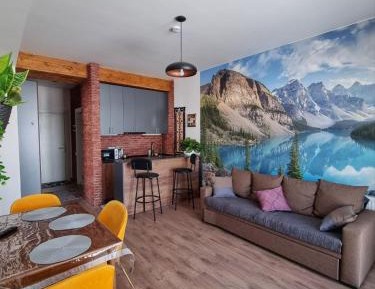 Two-Bedroom Apartment with Mountain View