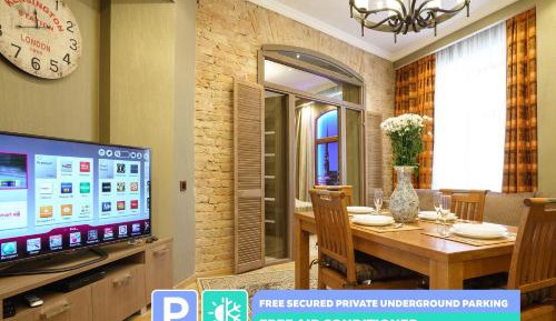 Luxury Two-Bedroom Apartment with Balcony