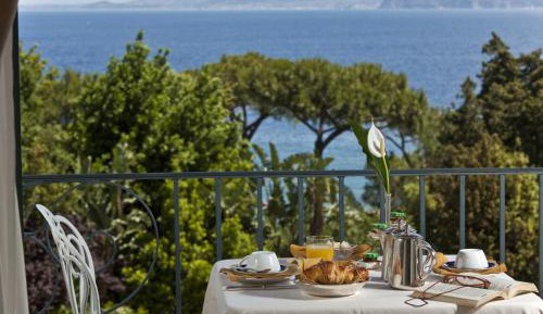 Superior Double or Twin Room with Sea View