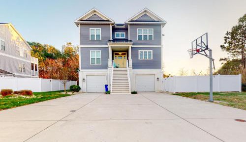 Six-Bedroom House