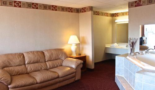 Suite with Whirlpool