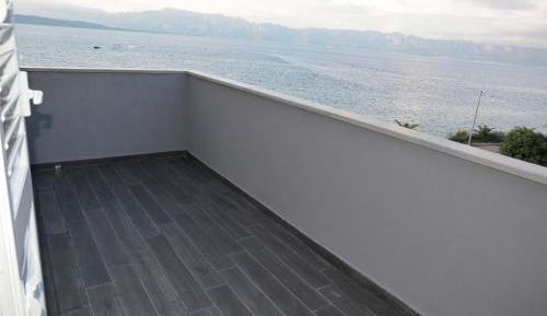 Studio Apartment with Sea View