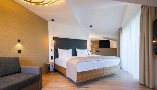 Deluxe Double Room with 3 Balconies