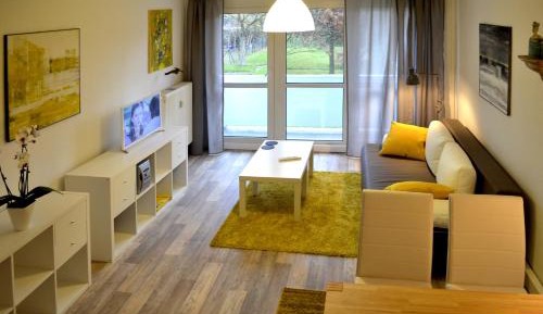 One-Bedroom Apartment with Balcony