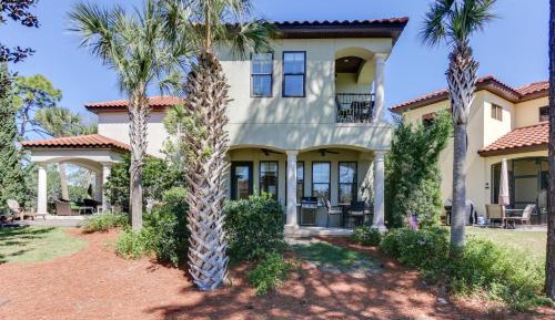 Four-Bedroom Holiday Home