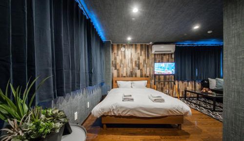 Queen Room