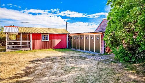 One-Bedroom Holiday Home