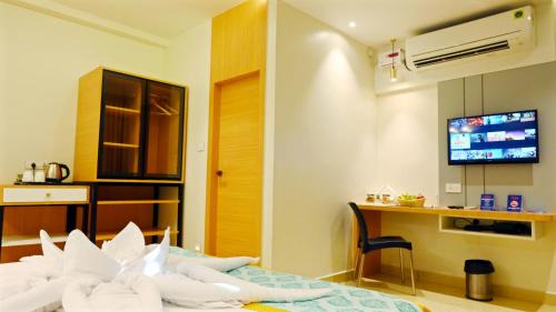 Deluxe Double or Twin Room