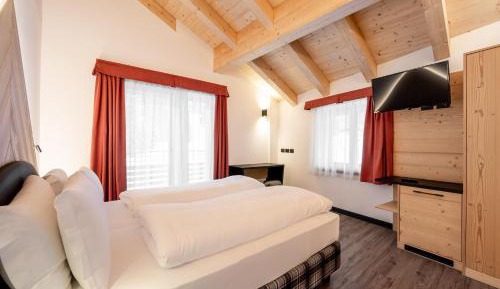 Junior Suite with Balcony