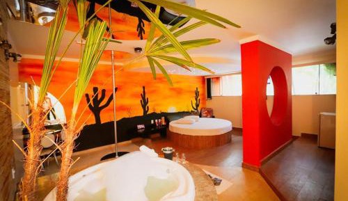 Suite with Hot Tub