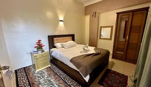 Queen Room with Garden View