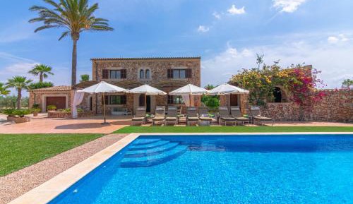 Villa with Garden View