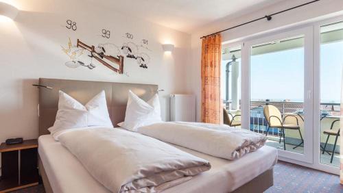Double Room with Balcony and Sea View