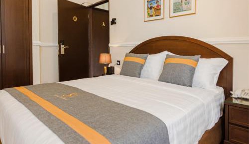 Standard Queen Room