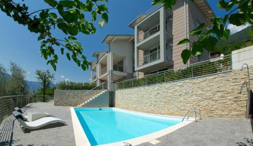 Apartment with Lake View