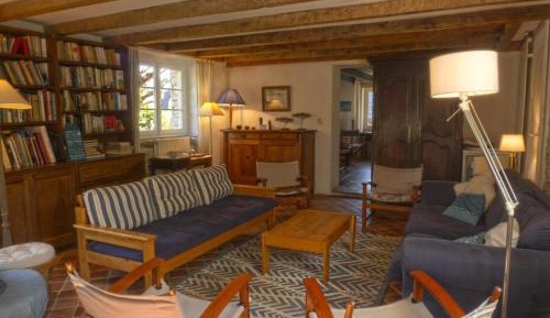 Holiday Home (14 Adults)