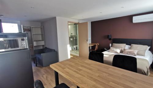 King Studio with Sofa Bed