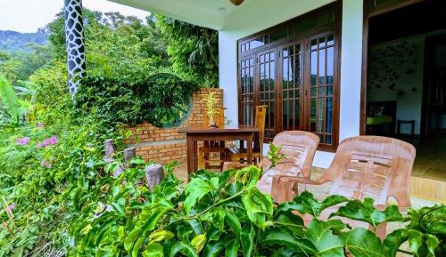 Deluxe Double Room with Balcony with Free 24 hours Check-in & Check-out